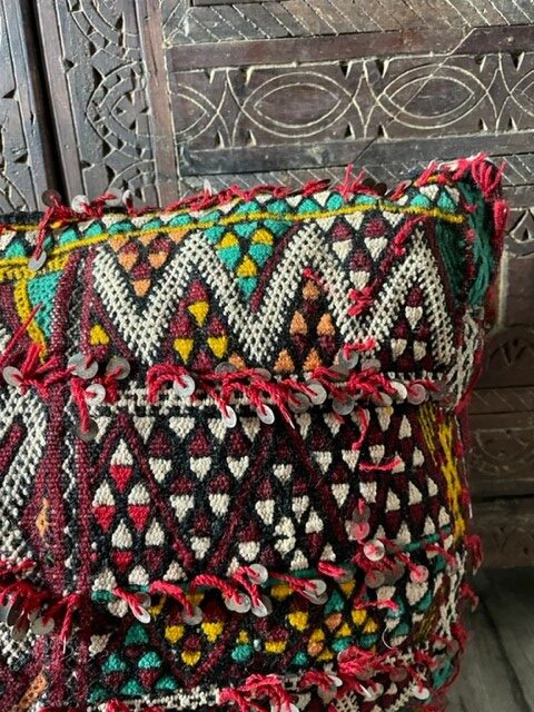 Houssecoussinvintagebordeauvertrougemotifsethniques06